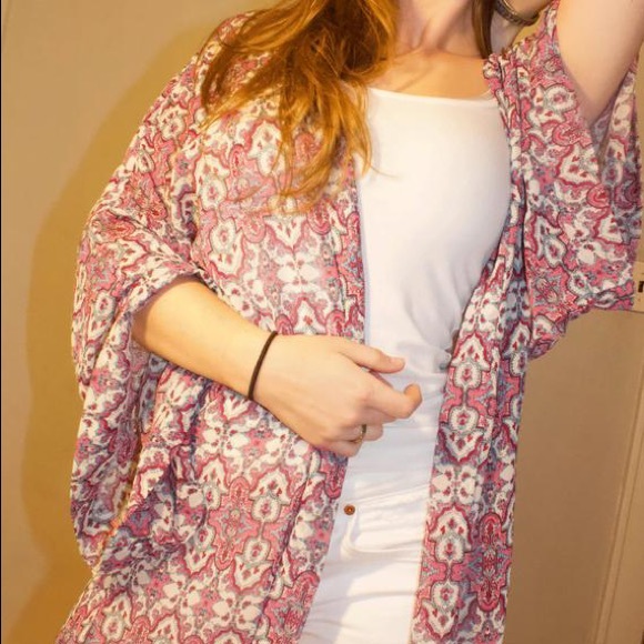 Paisley Mid Length Kimono - Picture 5 of 7